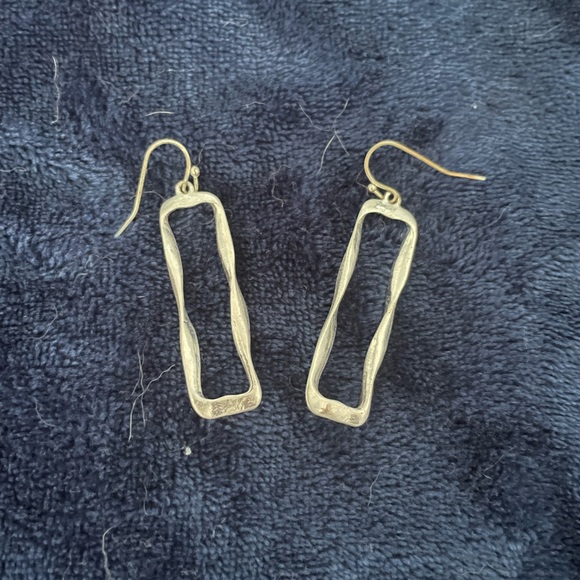 Silver tone earrings - Picture 1 of 1
